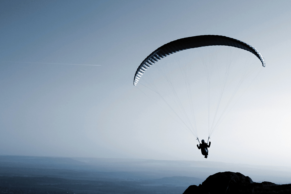 Serunya Paralayang di Kota Batu Malang