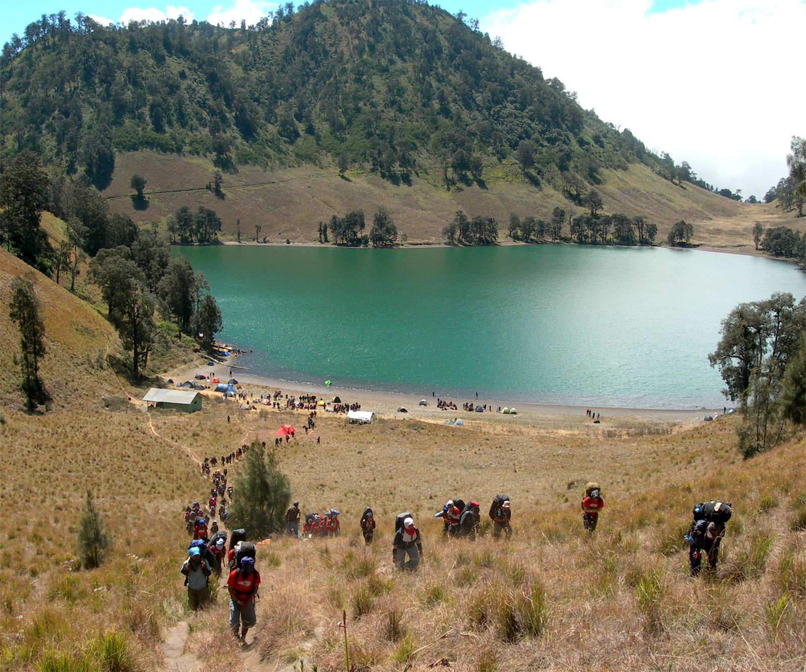 Katanya Warga Indonesia, Tapi 5 Danau Terbaiknya Tau Ga?