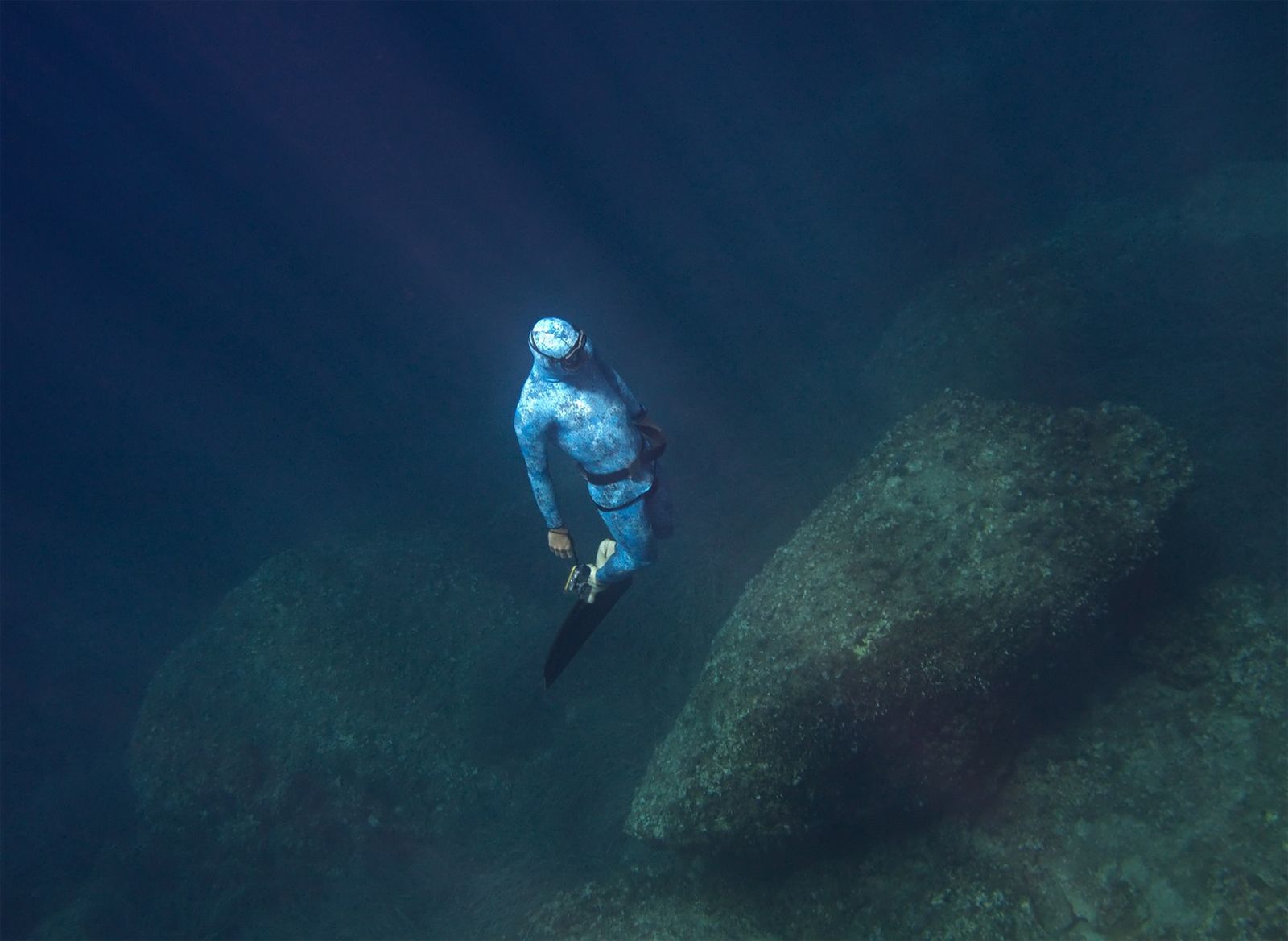 Hentikan Nafas untuk Tenggelam Ke Dasar Laut
