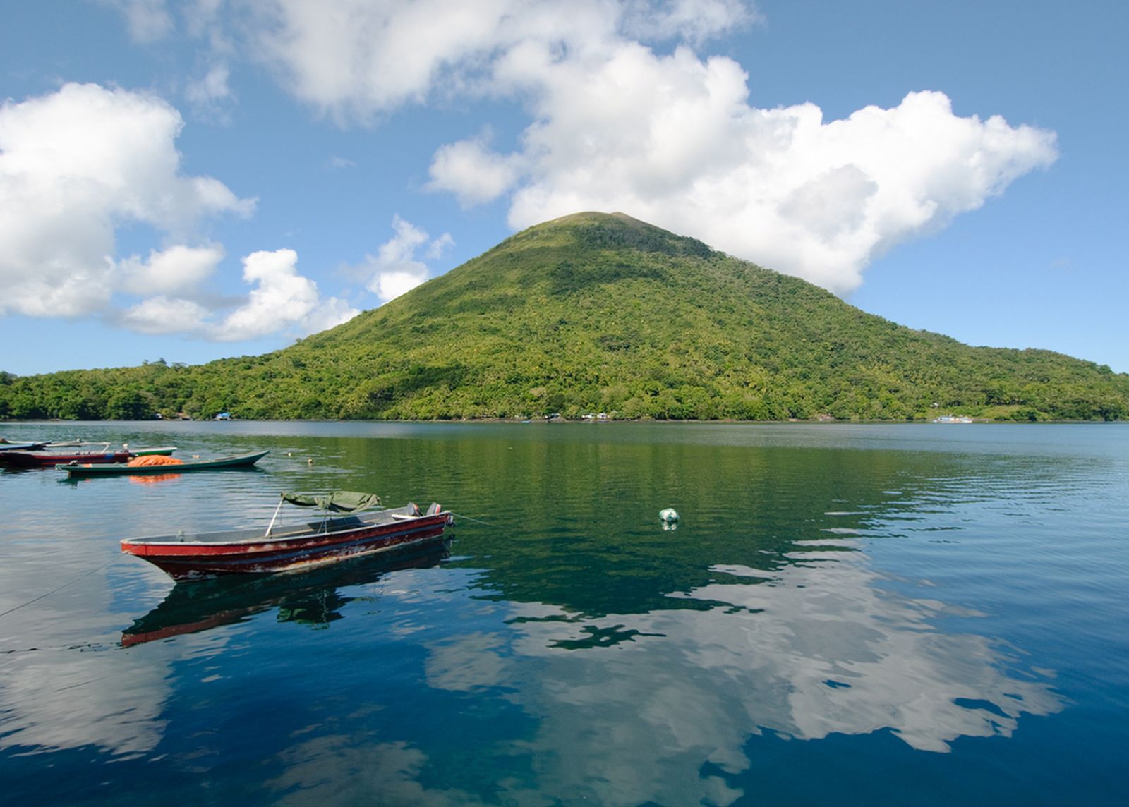 Berpetualang Ke Pulau Guraici di Maluku Utara