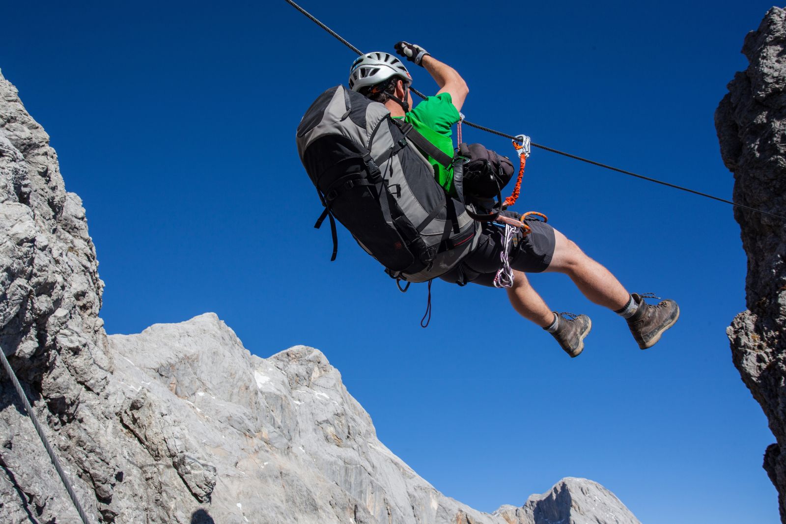 Ketika Climbing Zipline Jumping Dan Parasiling Menjadi Satu Superlive