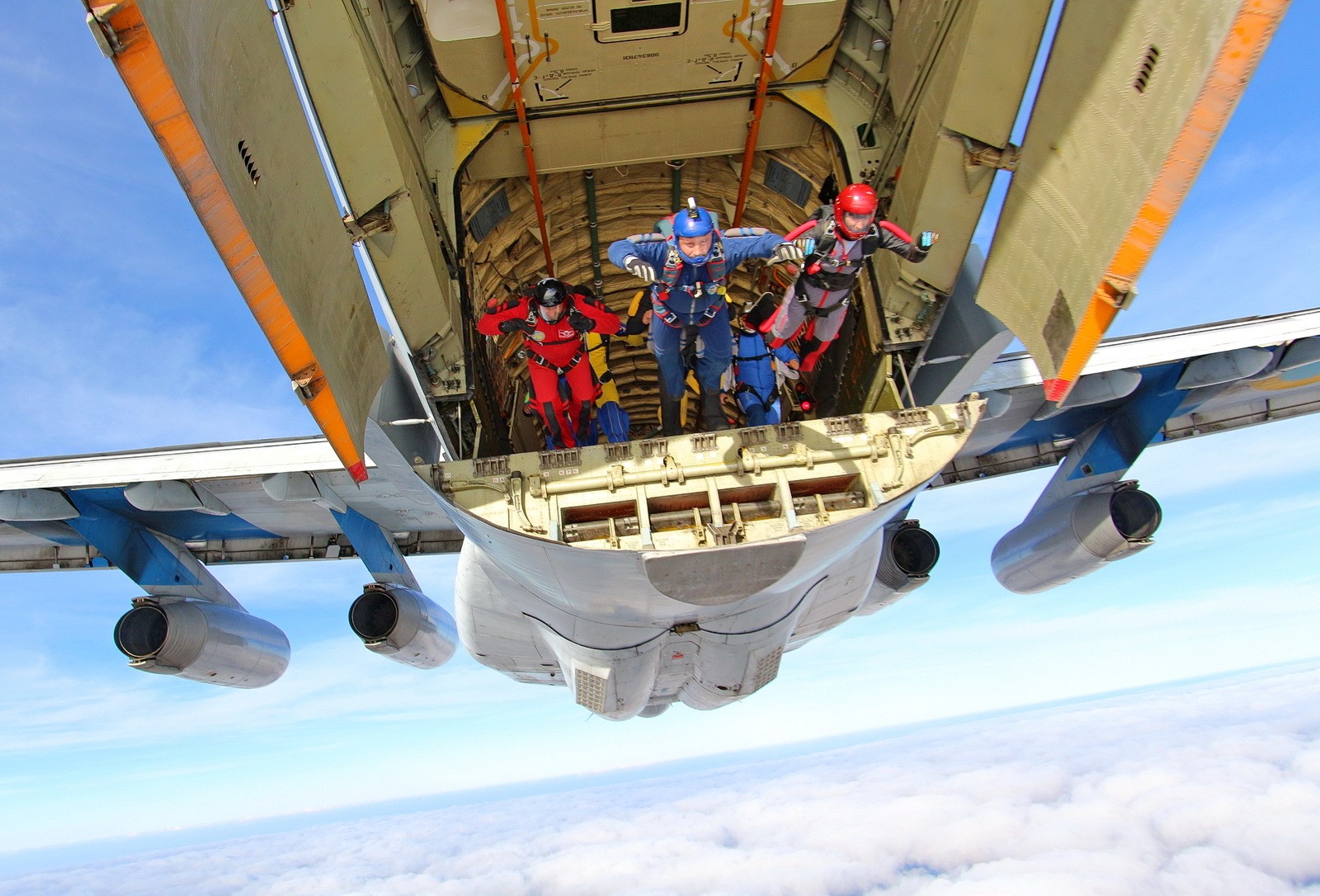 Banzai Skydiving, Pendaratan Darurat Ala Militer yang Jadi Permainan