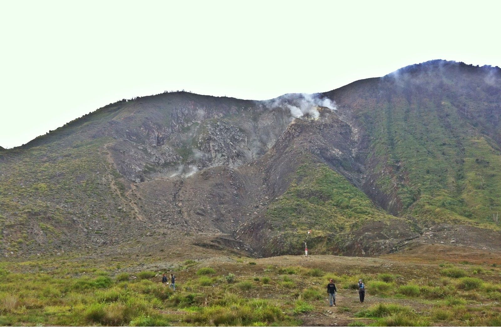 Susuri Asap Vulkanik Gunung Talang