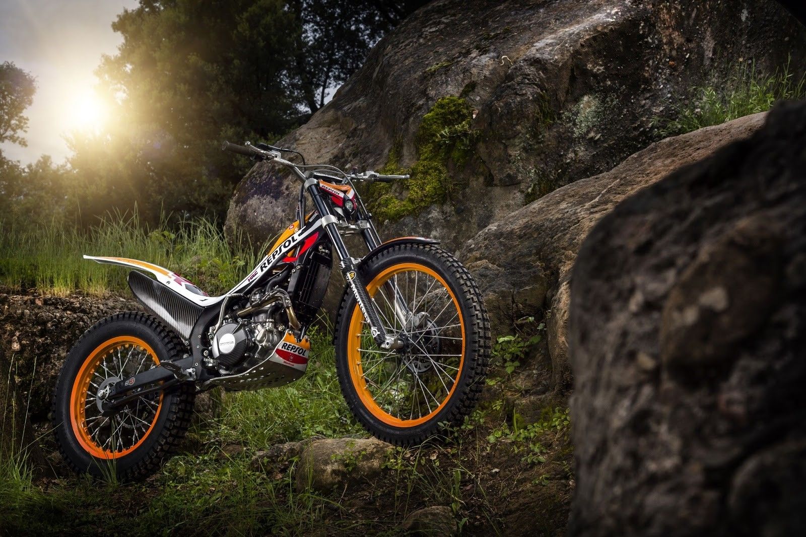 Pilih Motor Trail yang Pas untuk Uji Nyali Lo!