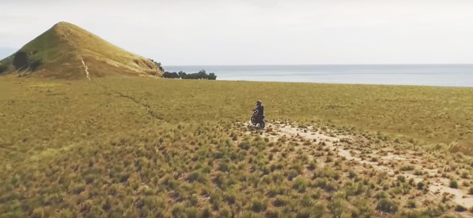 Menyentuh Hamparan Savana di Kenawa, Sumbawa