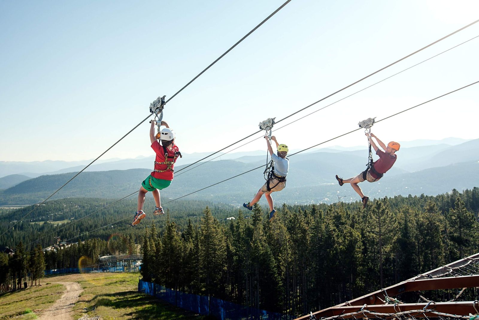 Zipline, Jauh Lebih Gokil dari Flying Fox