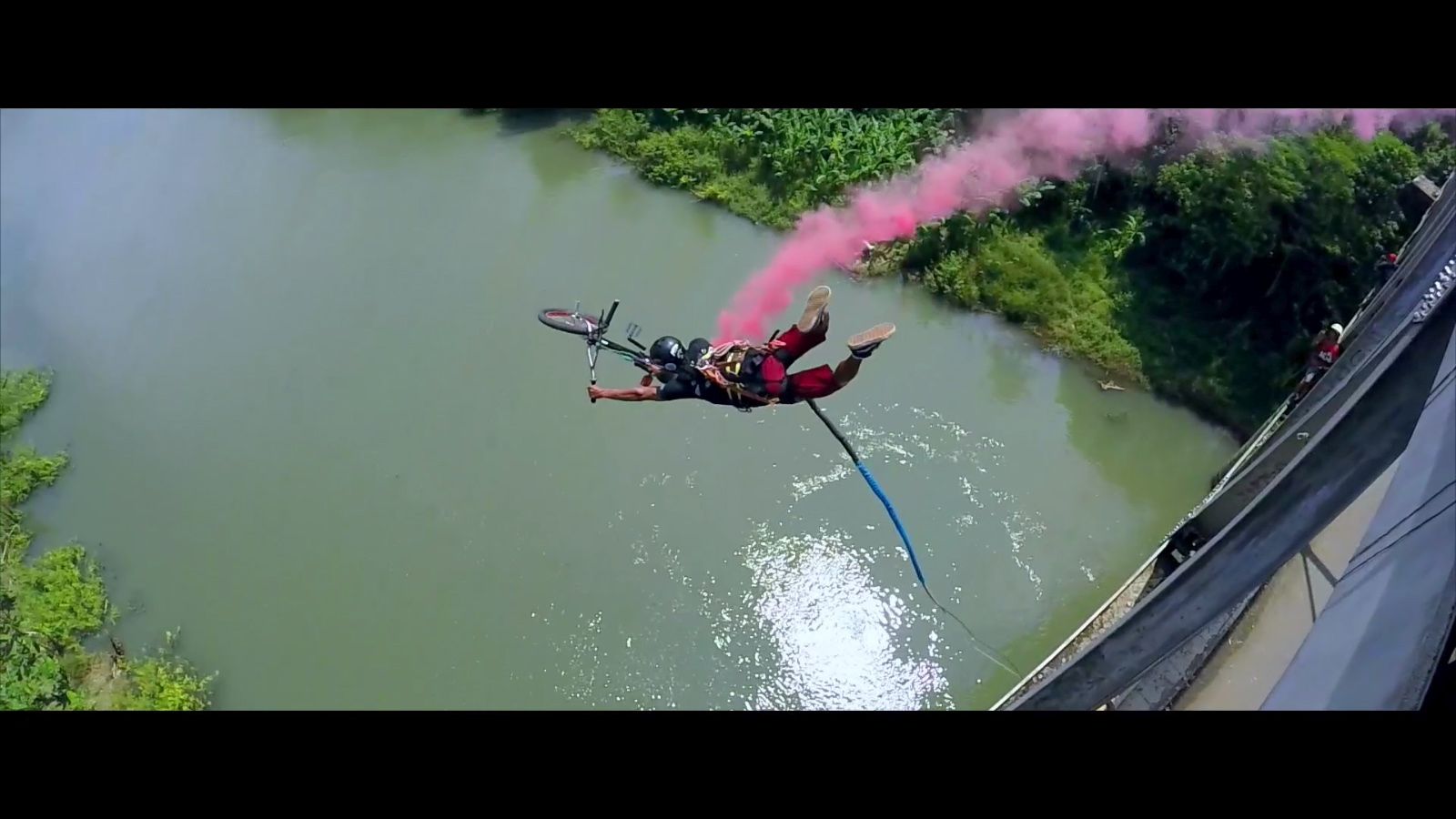 Begini Gokilnya Kalo BMX Digabung Ama Rope Jumping Bro!