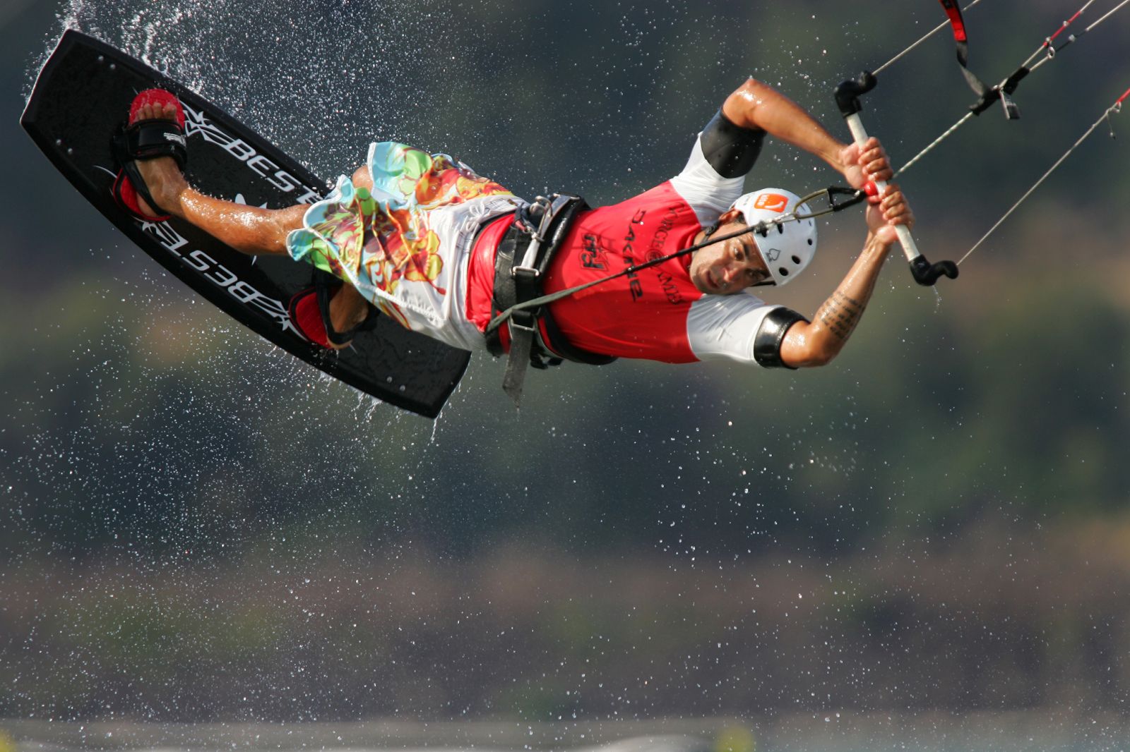 Kitesurfing, Ketika Main Layangan di Atas Air
