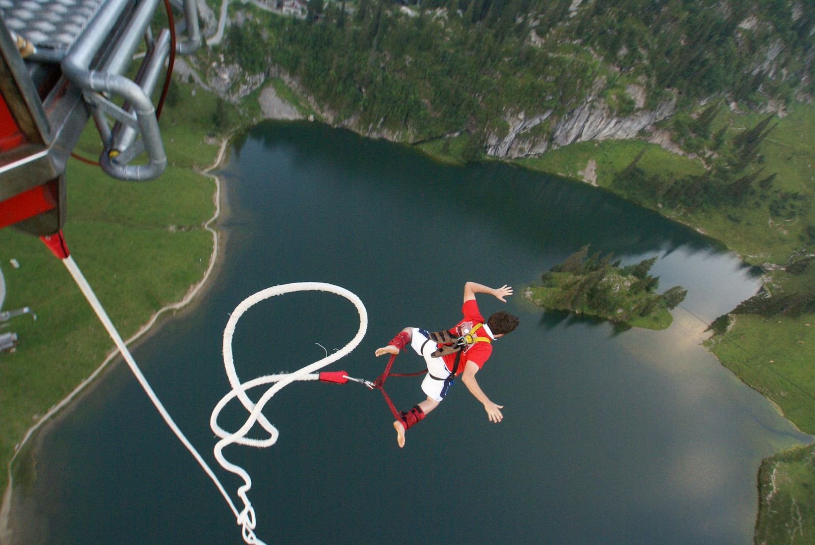 Bungee Jumping, Taklukkan Rasa Takut Lo