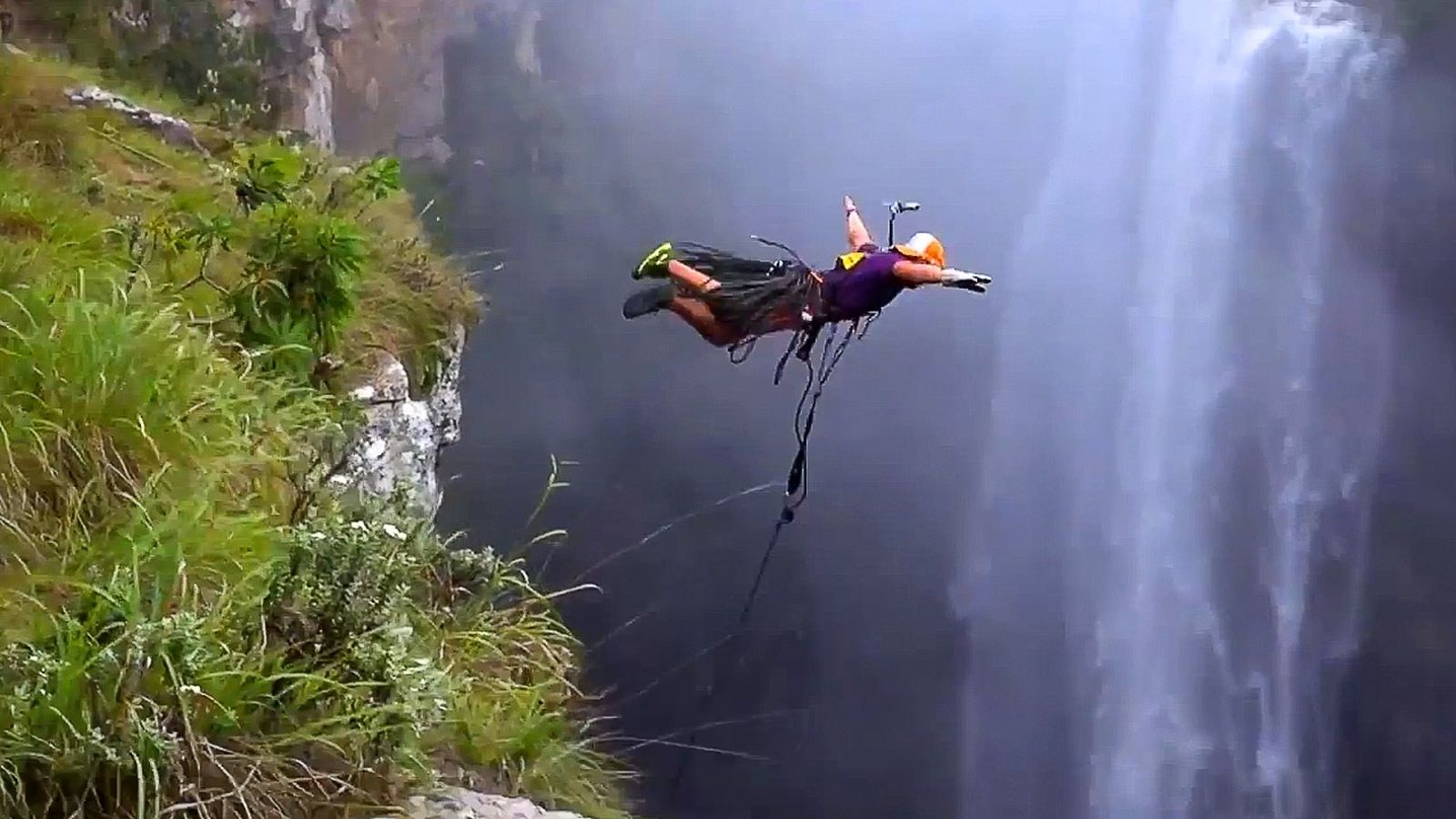 Highline Rope Swing, Versi Ekstrim Ayunan Masa Kecil? SUPERLIVE