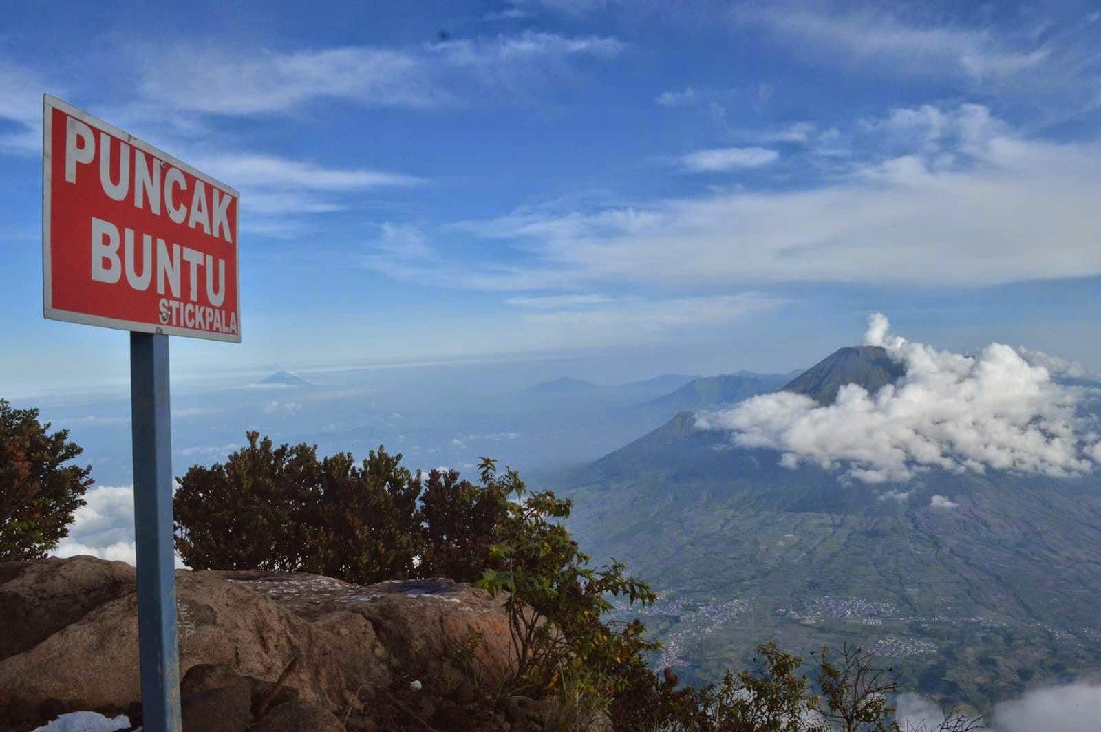 Mendaki Gunung Sumbing Lewat Jalur Mana Aja Tetep Keren Kok, Bro