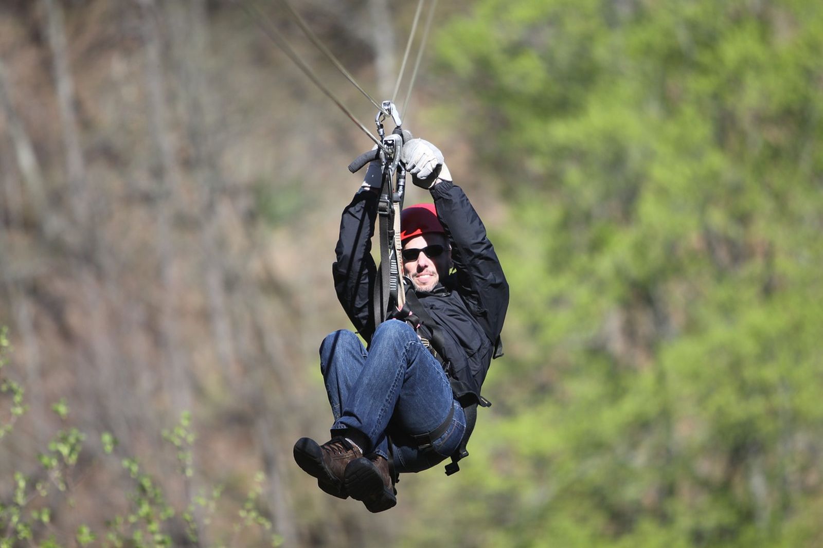 Uji Nyali Lo di Flying Fox Terpanjang Indonesia
