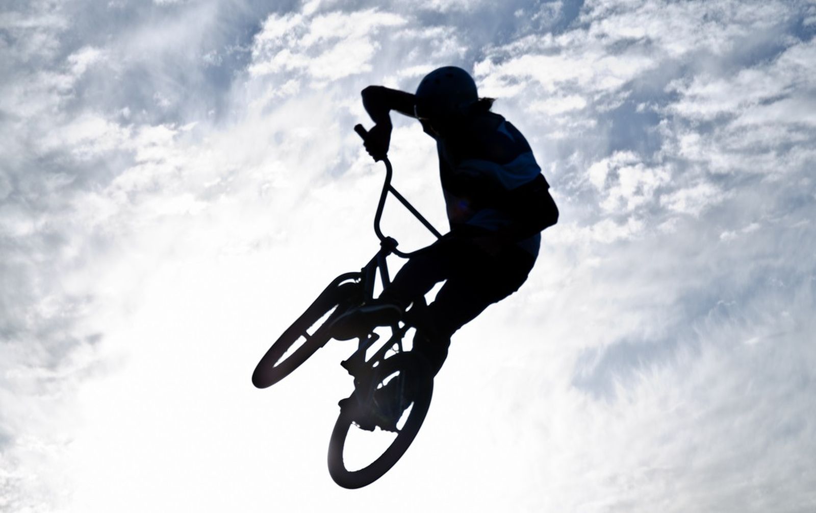 Asah Kreatifitas Lo Pake Sepeda BMX