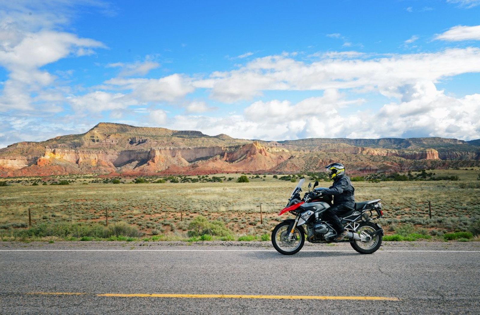 Hobi Touring? Ini Cara Biar Bokong Lo Nggak Kebakar