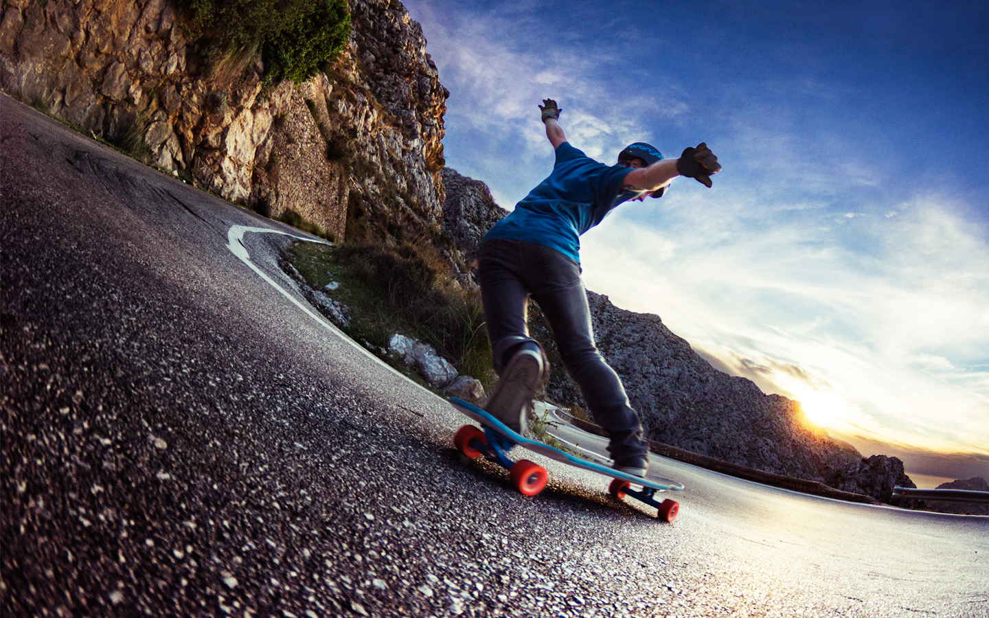 Mau Main Longboard? Pelajari Dulu 4 Jenis Gaya Bermainnya