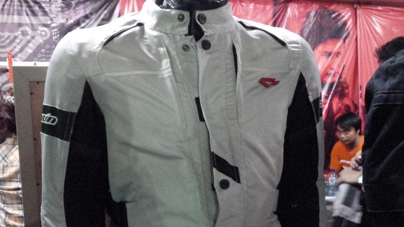Nggak Cuma Nyaman, Jaket Contin Osiris Cocok Buat Lo Penggila Touring!