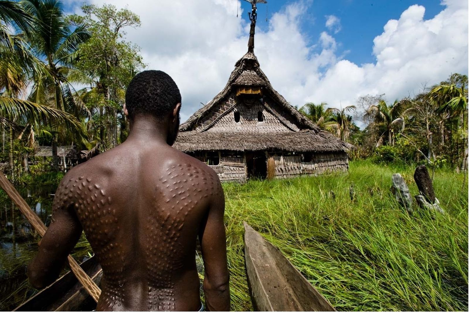 Suku Chambri, Sang Manusia Buaya dari Papua Nugini!