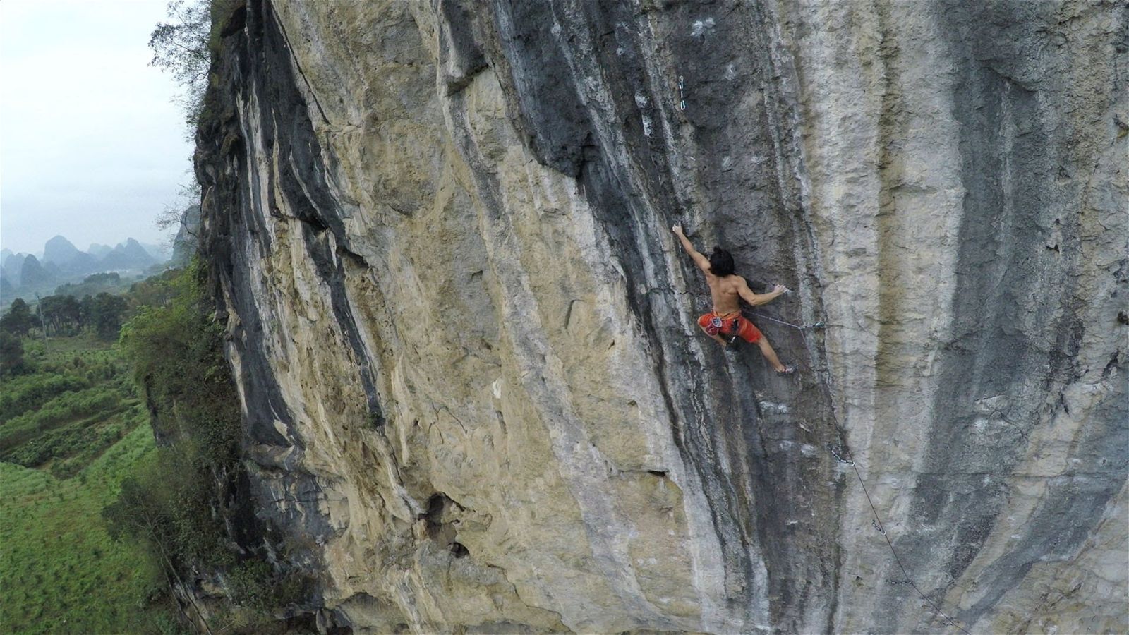 Berani Nyoba Rock Climbing Di Jalur Paling Susah Di Cina?