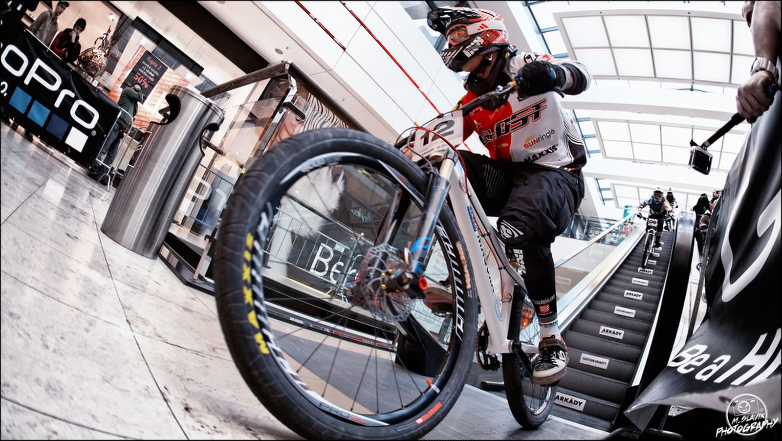 Pacu Nyali Kalian dengan Downmall di Mal-mal Besar!