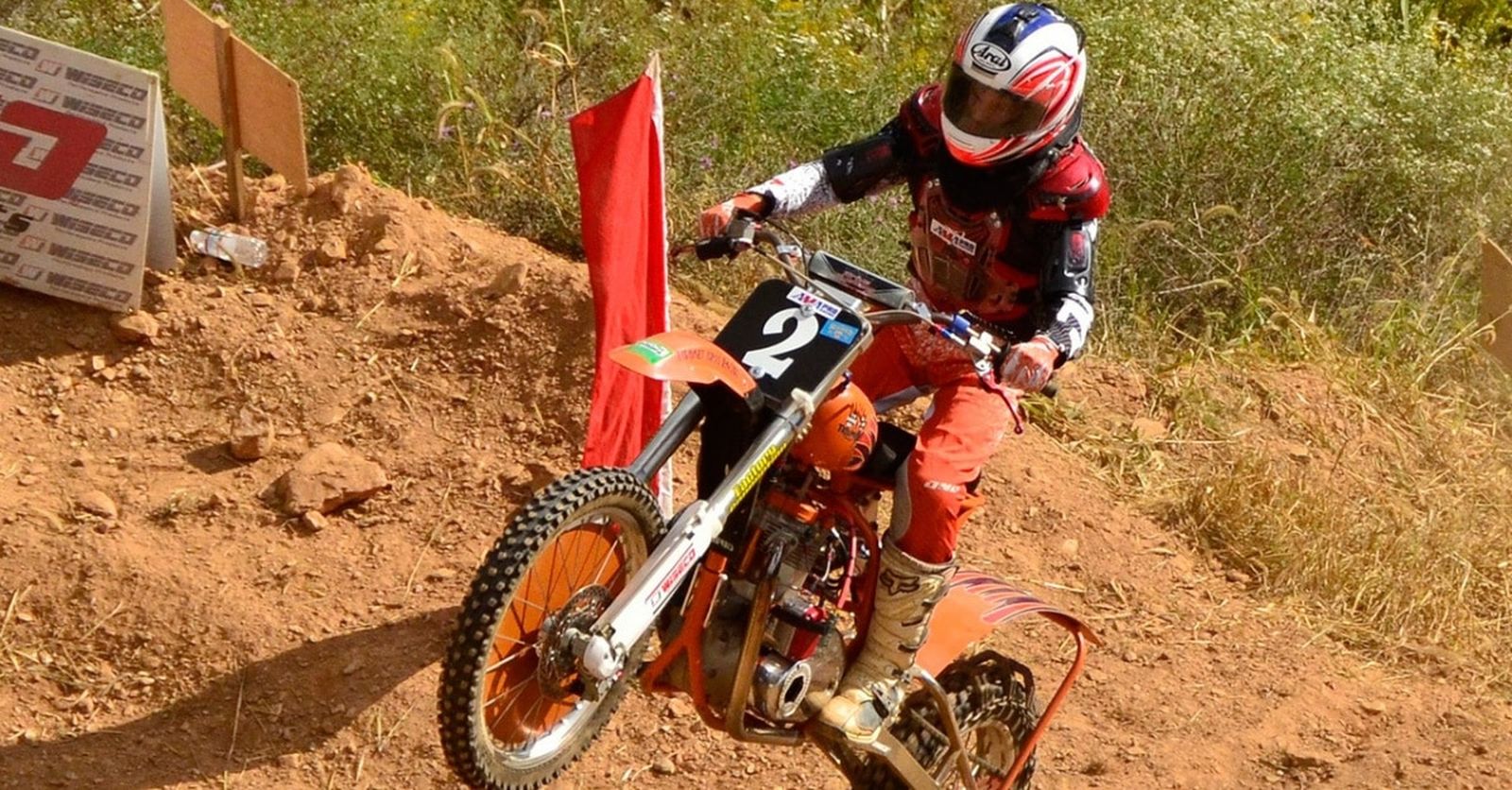 Menaiki Bukit Hampir Vertikal dengan Motor Trail? Kenapa Tidak, Seru Lho!