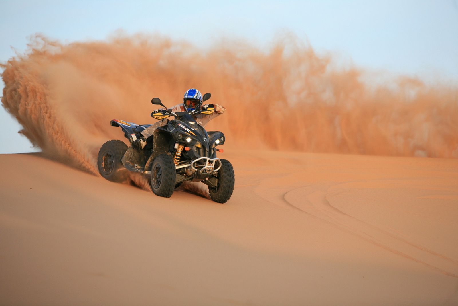 Naik ATV, Cara Seru Nikmati Gurun Pasir Dubai