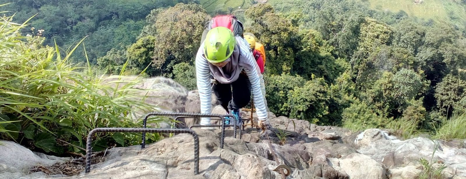 Rock Climbing Gunung Parang, Panjat Tebing Paling Ekstrem di Purwakarta