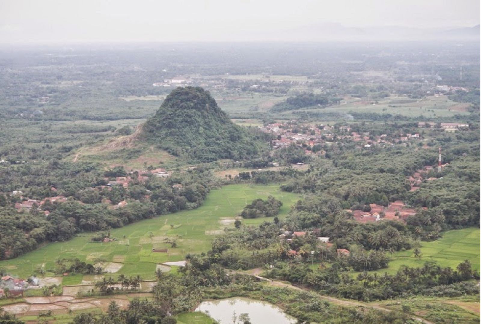 Gunung Munara, Alternatif Terdekat Buat Penggila Jalur Pendakian Ekstrem!