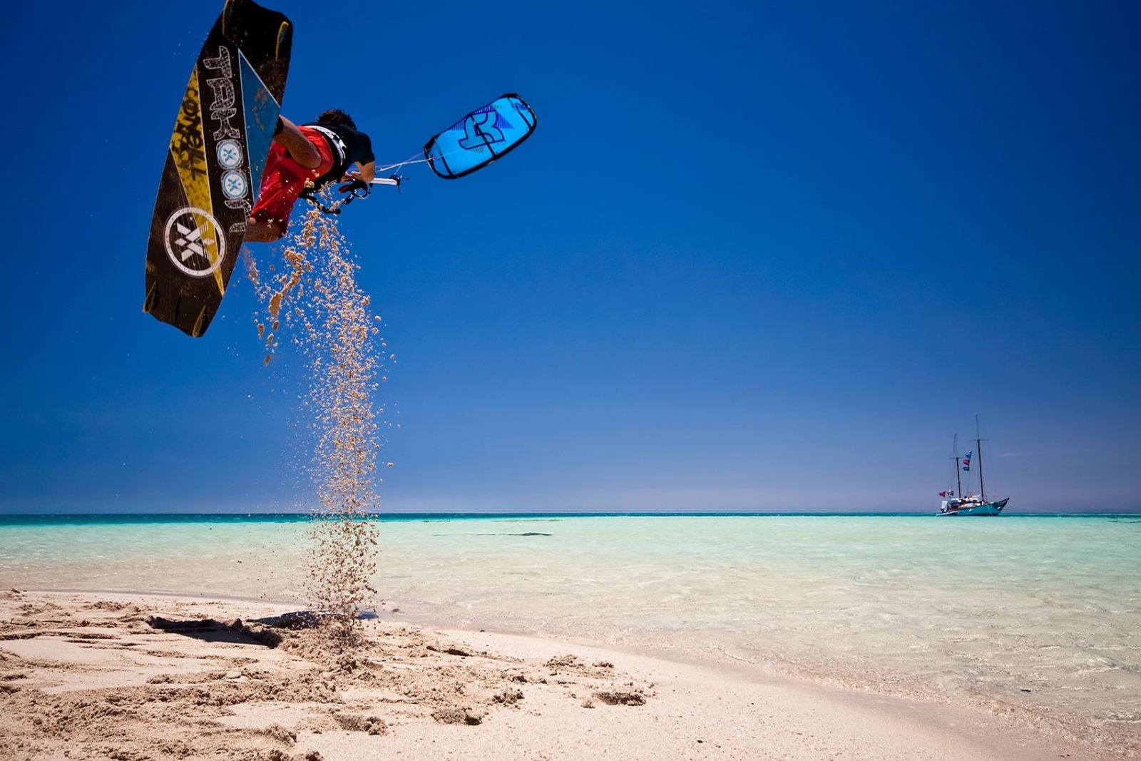 Mau Aman dan Selamat Saat Kitesurfing? Pelajari Tips Singkat Ini, Bro!