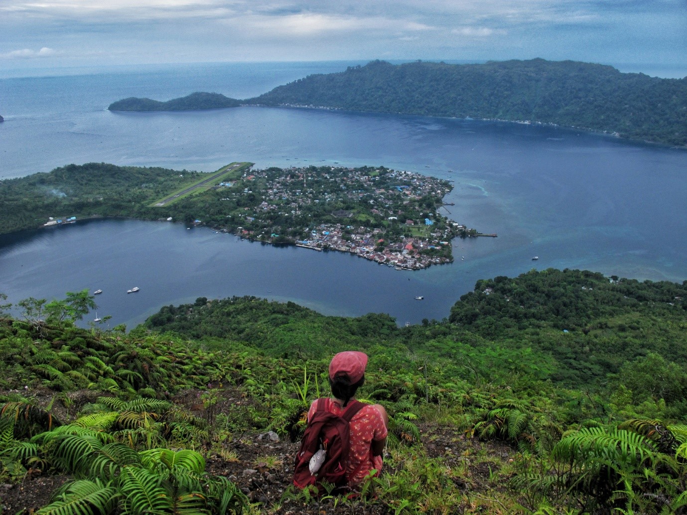 Mendaki Gunung Api Banda yang Meski Pendek Tidak Bisa Dianggap Remeh