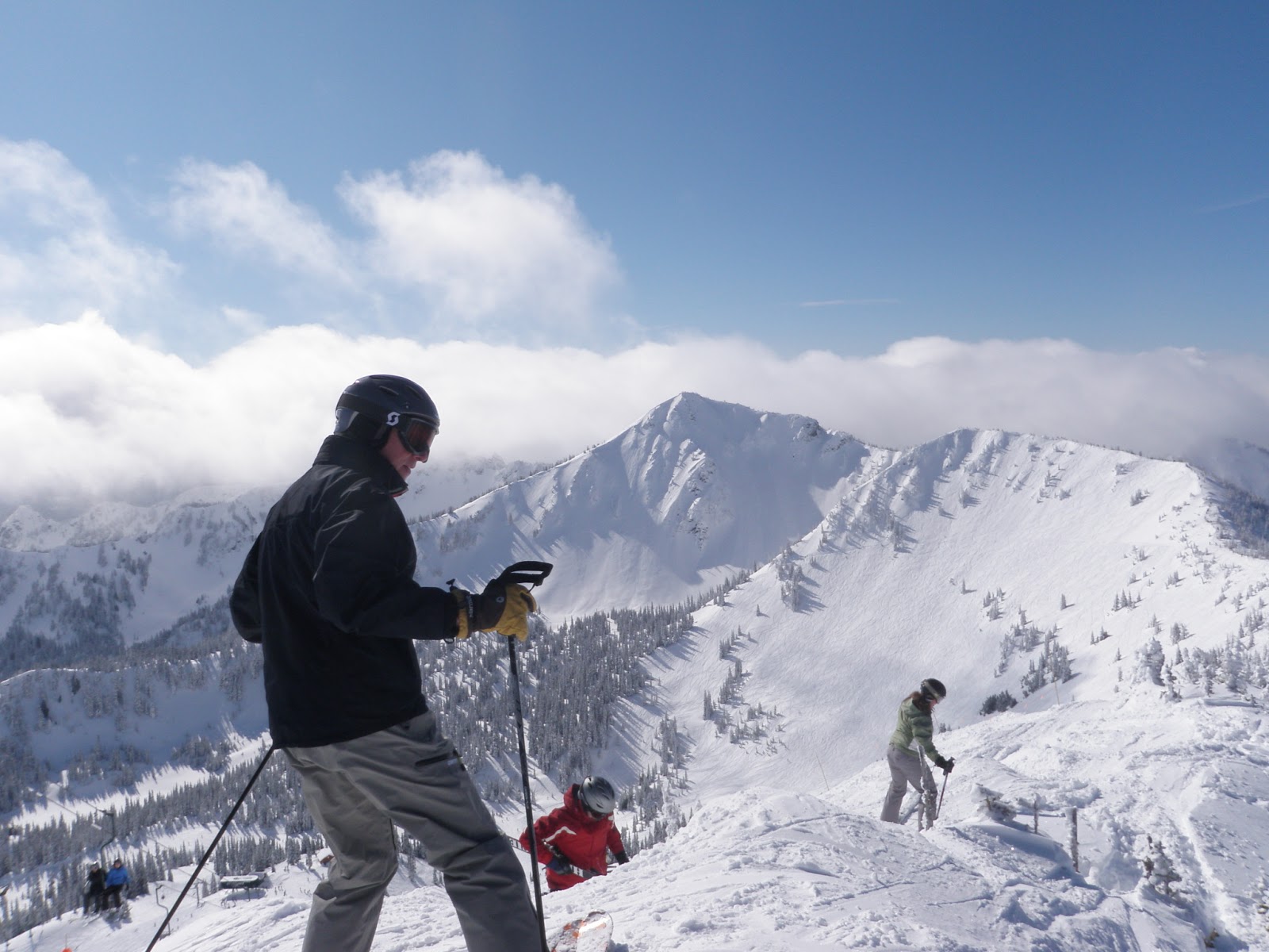 Pengin Snowboarding di Mount Crystal? Siapkan 5 Peralatan Ini, Bro!