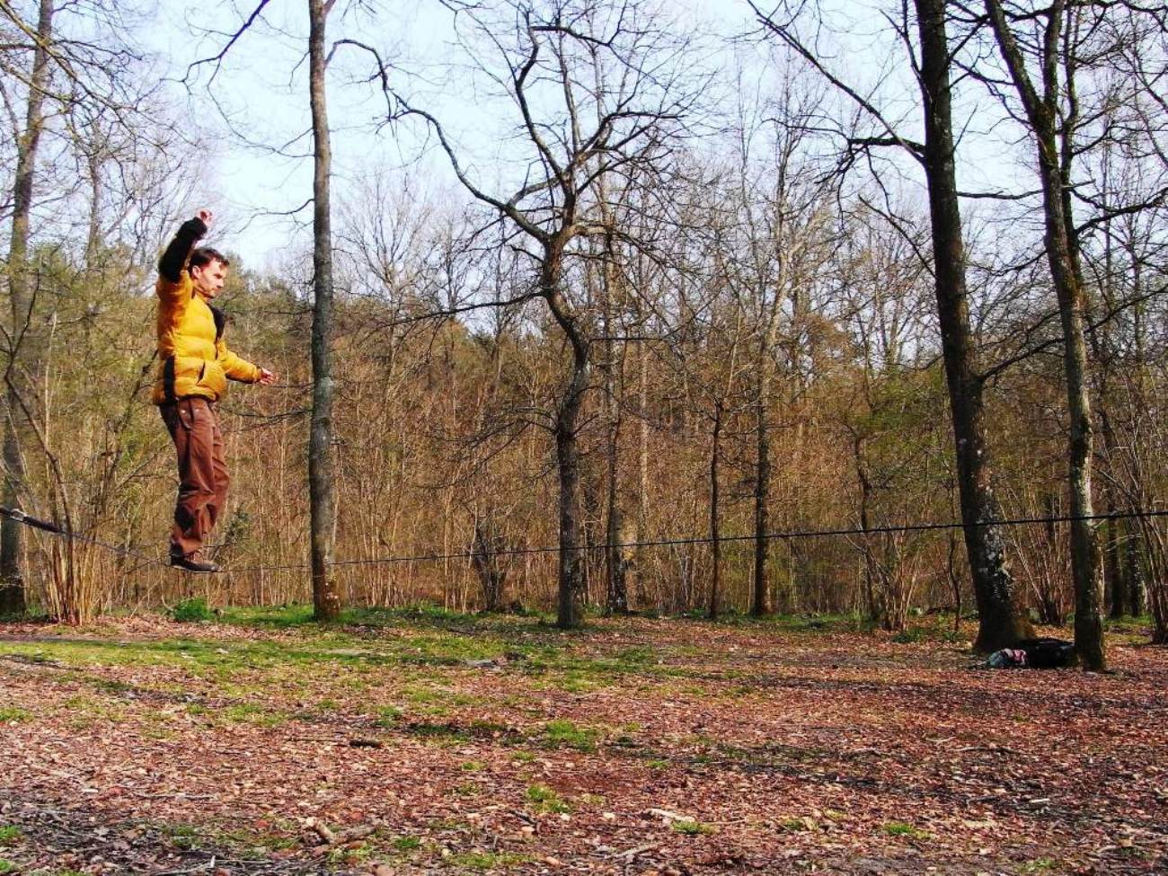 Olah Raga Slackline, Inilah Cara Asik Melakukan Akrobatik di Udara
