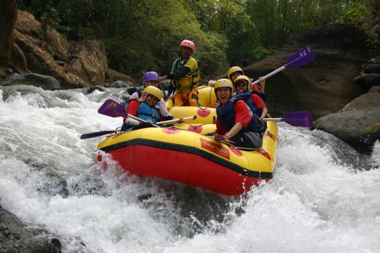 Rafting di Kuala Kubu Baru, Tempat Arung Jeram Favorit di Selangor