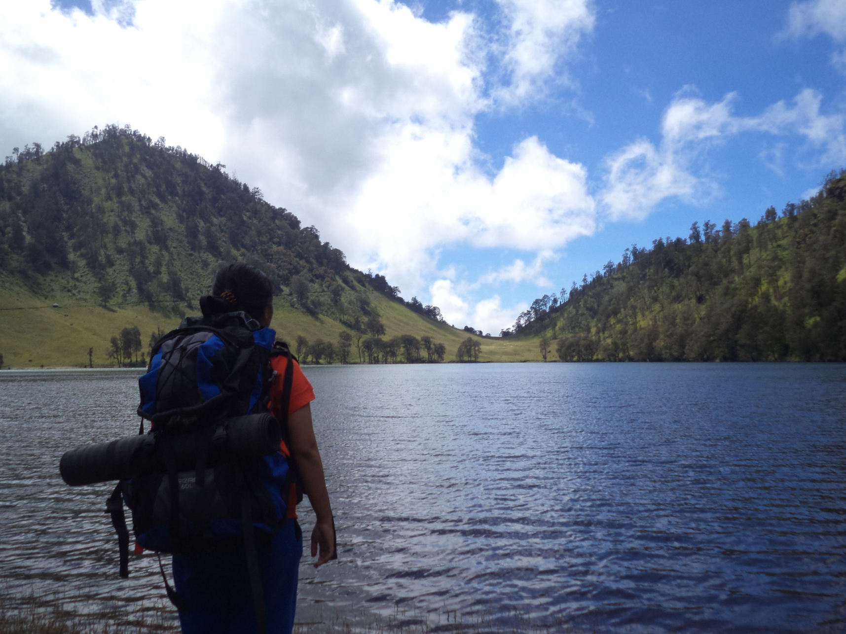 Hiking Menyeramkan Nan Seru di Gunung Semeru