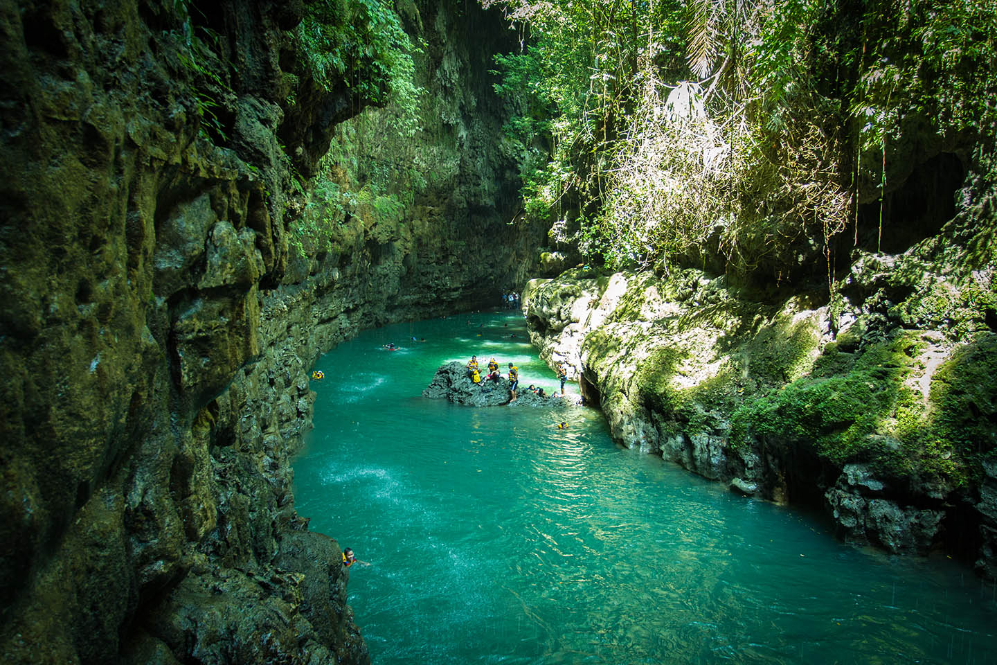 Cliff Jumping Dari Ketinggian 17 Meter di Green Canyon Pangandaran!