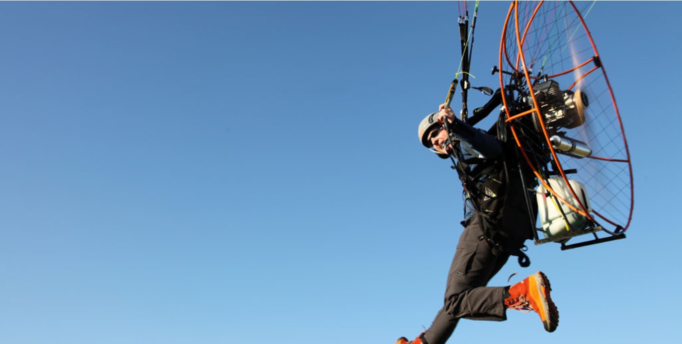 Terbang Dengan Paramotor Untuk Menikmati Indahnya Indonesia