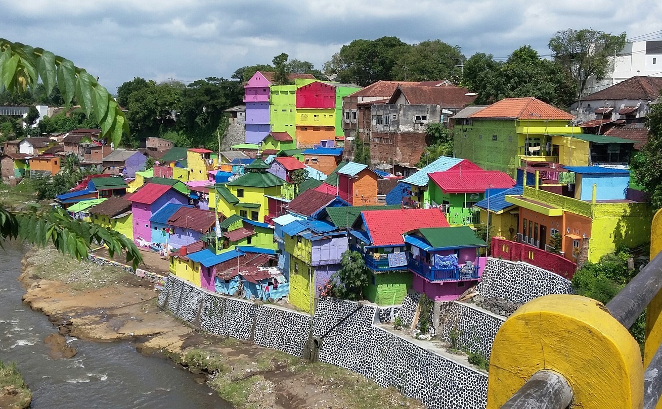 Mirip Di Luar Negeri, 4 Kampung Warna Warni Ini Ada Di Indonesia