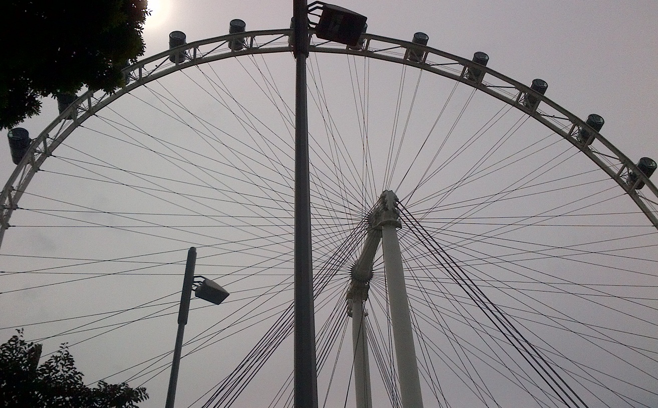 Keren! Komidi Putar Paling Gede Di Indonesia Beroperasi Tahun Ini