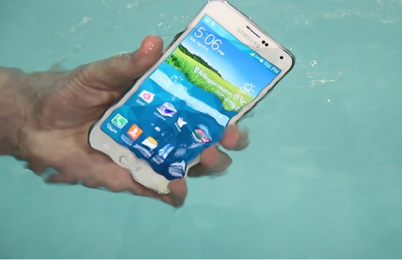 Fitur Tahan Air Lebih Disukai Generasi Milenial Ketimbang Kamera Selfie!