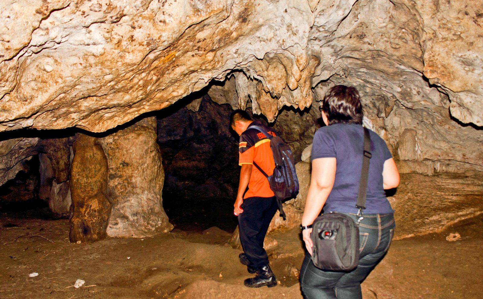 Unik! Gua Di Pangandaran Punya Stalaktit Mirip Mr. P dan Miss V