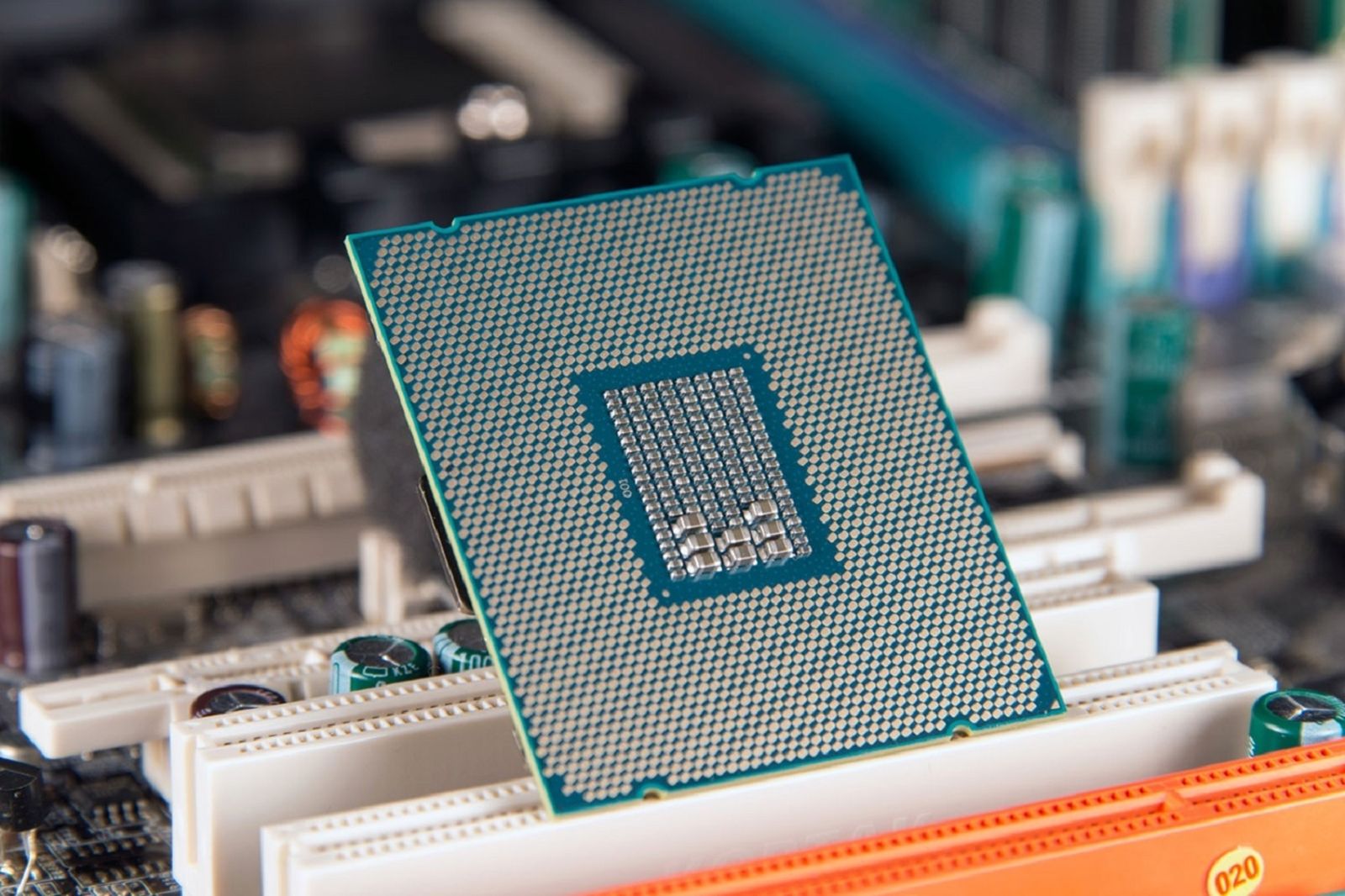 Intel Bikin Modem 5G. Memang Sekencang Apa Sih? | SUPERLIVE