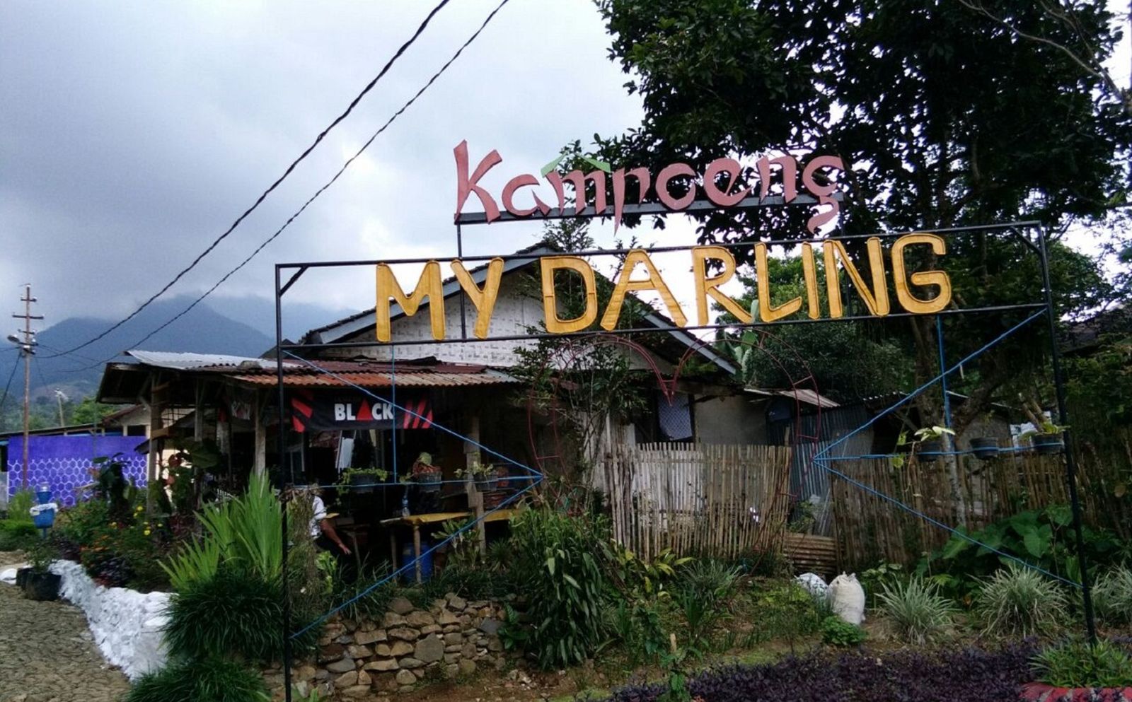 Intip Keunikan Kampung Unik Di Kaki Gunung Cikuray Bernama My Darling