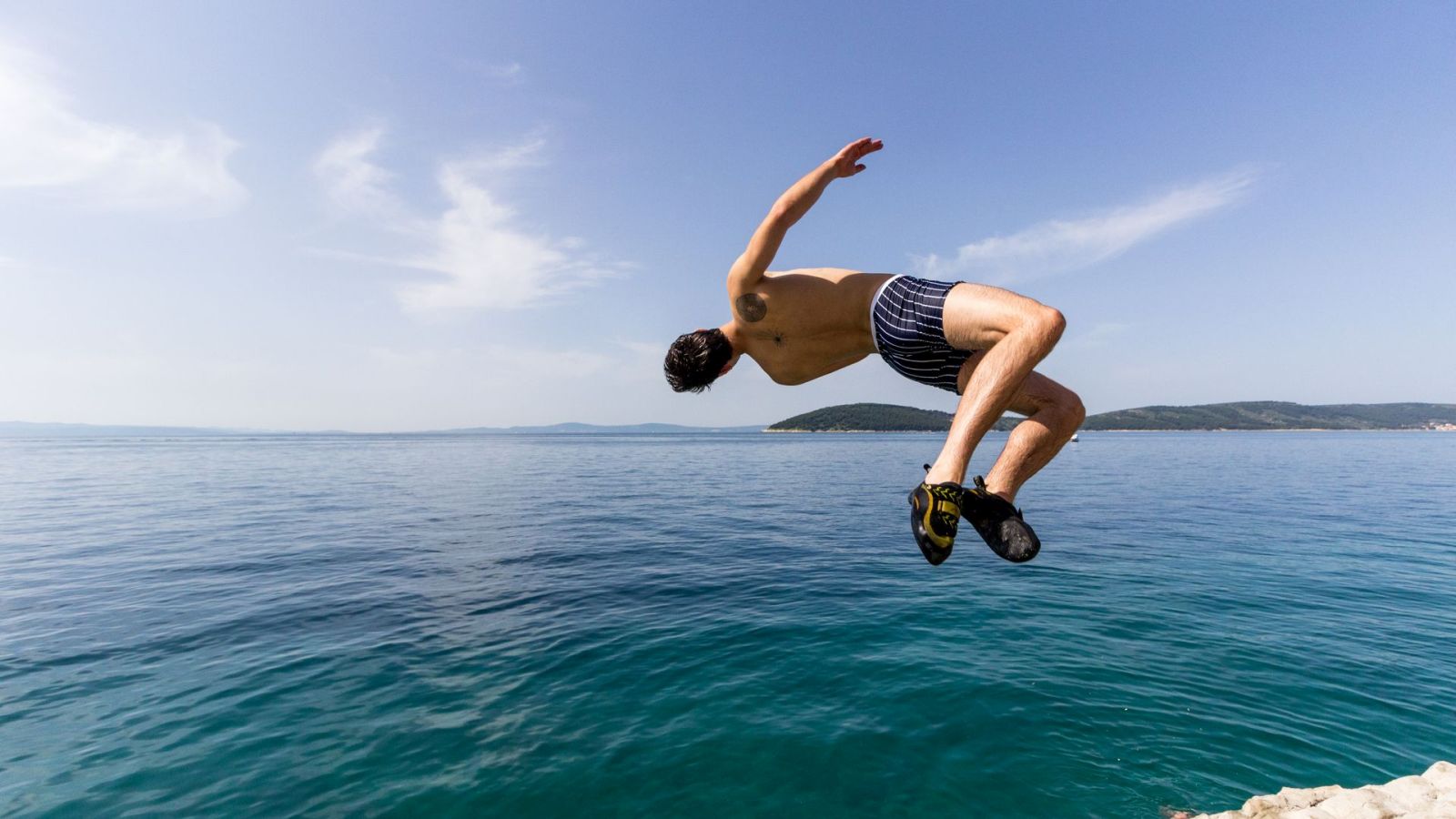 Cliff Jumping, Olahraga Alam Bebas yang Cocok untuk Seru-Seruan Bersama Teman-Teman