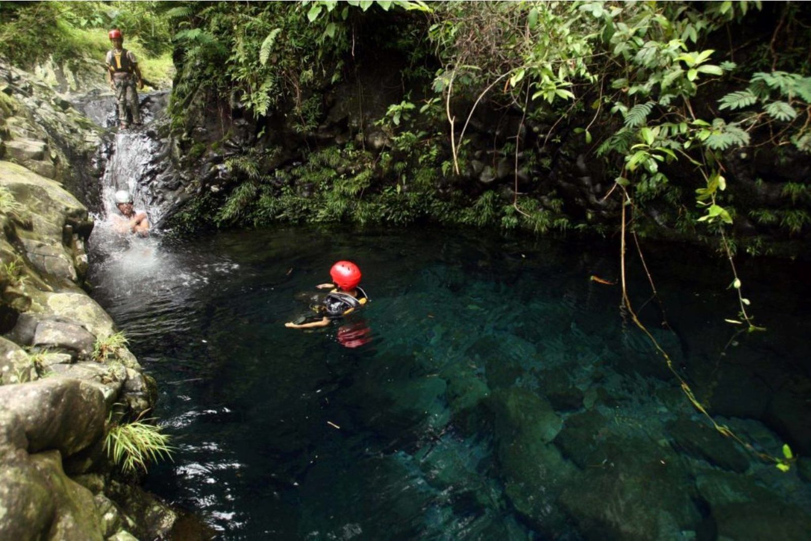 Canyoning di Batu Raden Jadi Paket Wisata Ekstrim yang Paling Banyak Diminati Lho Bro!