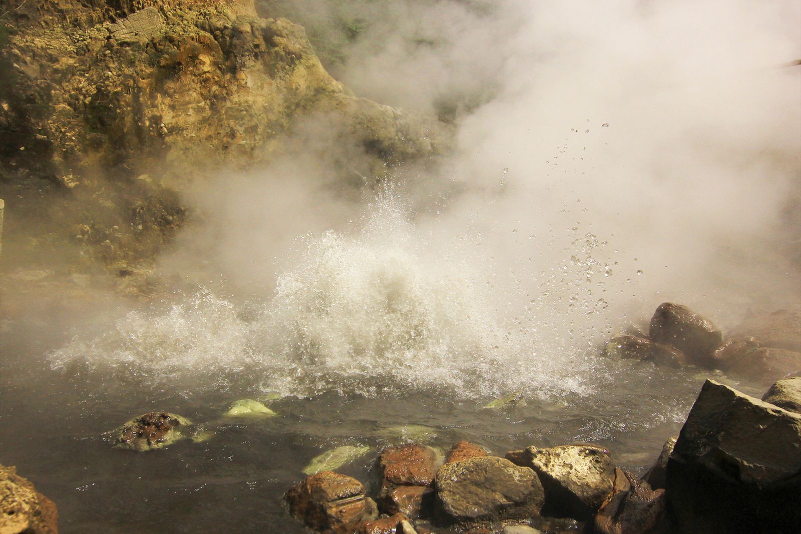 Inikah Kawah Candradimuka, Sumber Kesaktian Gatotkaca?