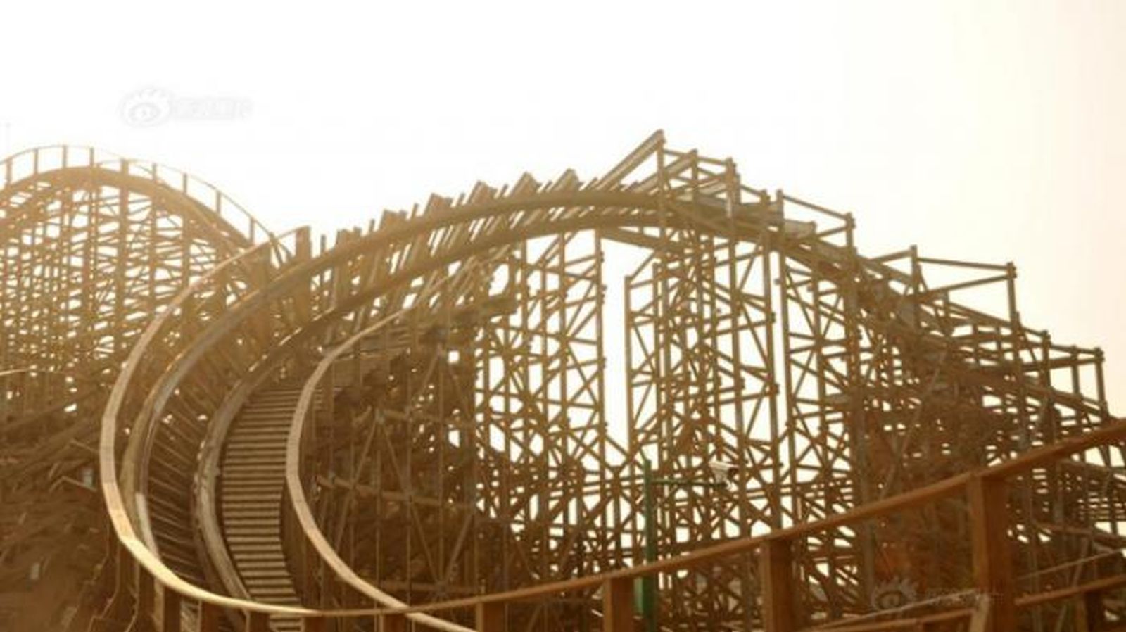 Korea Punya Roller Coaster Kayu Paling Menegangkan, Lo Berani Coba ...