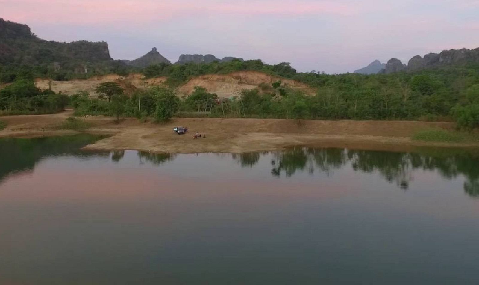 Pesona Sulawesi yang Nggak Ada Duanya Di Danau Cinta Balocci