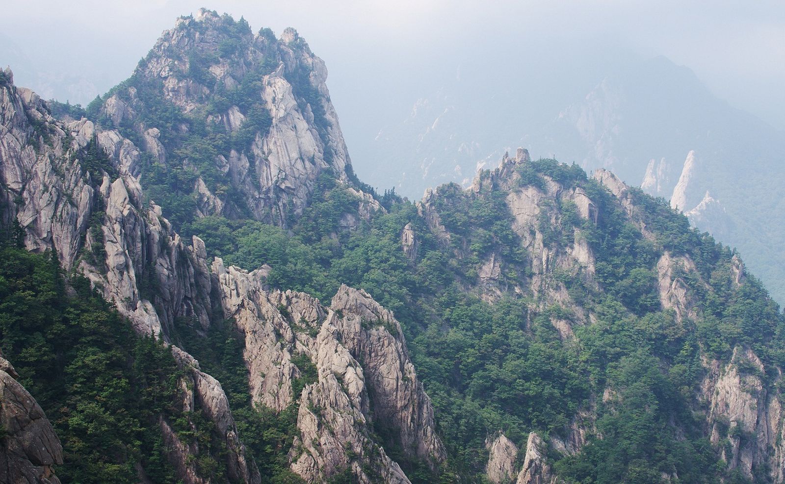 Traveling Seru ke Gunung Seorak Di Korea Selatan