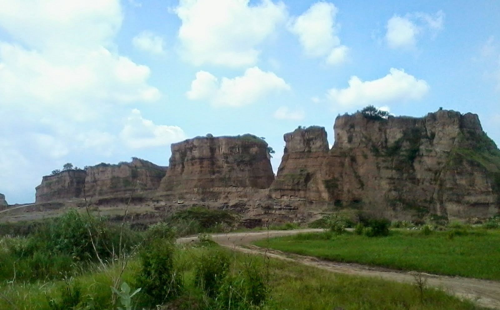 Nikmatin Keseruan Liburan Di Brown Canyon, Lokasi Paling Instagenic Di Tanah Demak