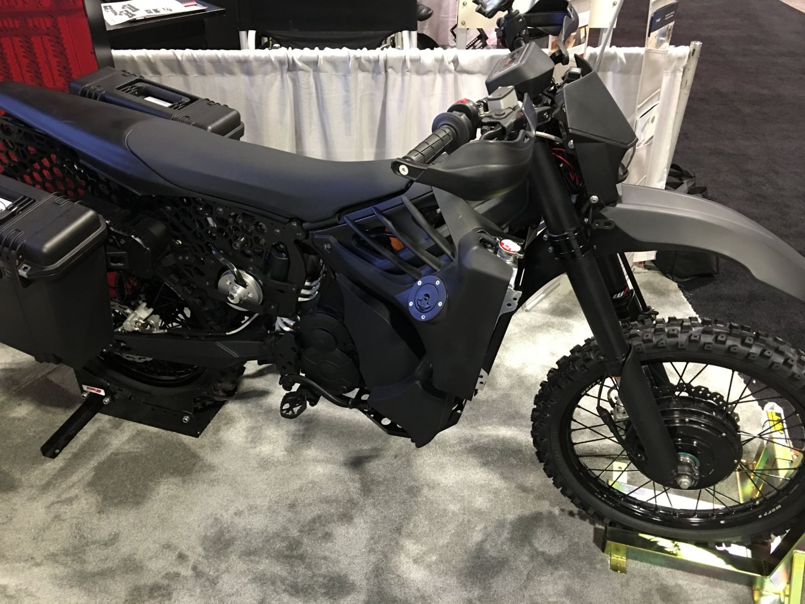 Motor Bermesin Hibrid Rancangan Pentagon Ini Tangguh di Segala Medan!