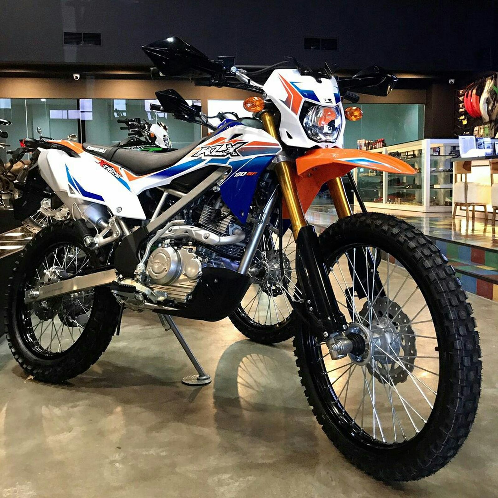 Mulai Terpantau, Kawasaki KLX150 BF Extreme Punya 3 Varian Warna!